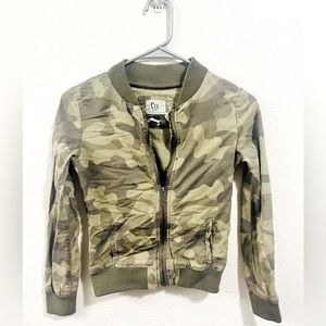 Tilly’s Full-Tilt Camo jacket for girls. Size S